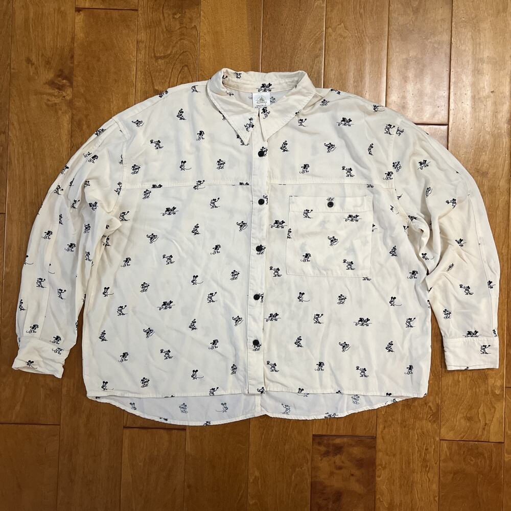 Disney Mickey & Minnie Button Up Long Sleeve Shirt Size L Soft Women’s All Over